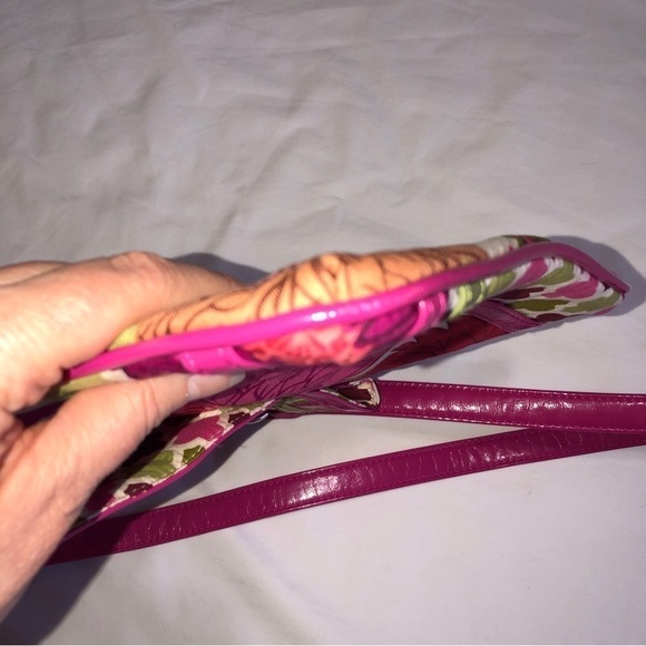 Vera Bradley Hello Dahlia Flipster Hipster Crossbody Bag Pink Green - Picture 12 of 12